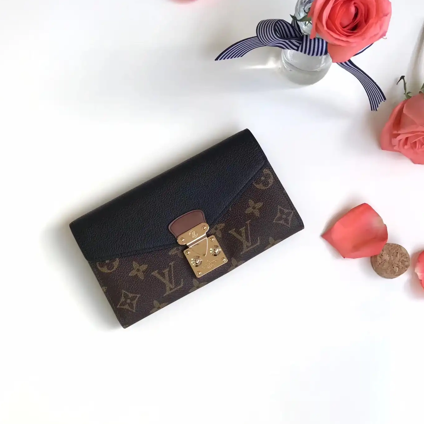 Louis wallet Vuitton Pallas 0601